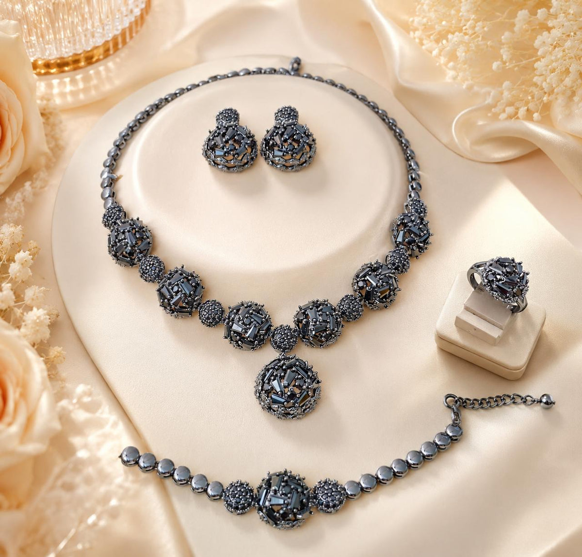 Black Stones Nacklace Set
